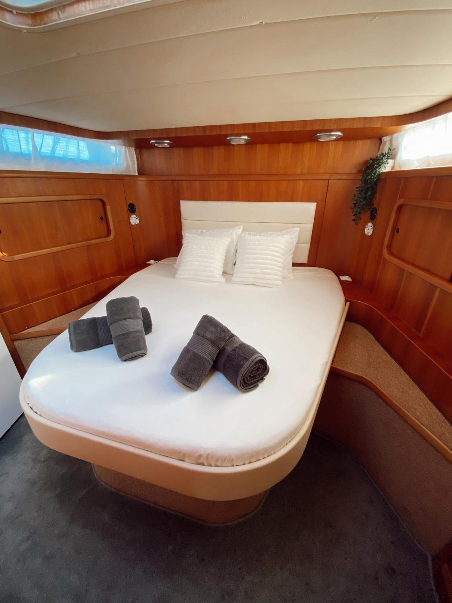Hotel Malmo'S Yacht Valencia Exterior foto
